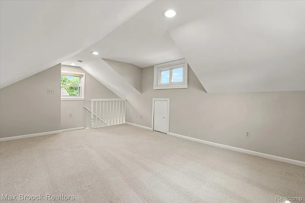 1323 Castlewood Drive White Lake Charter Township MI 48386