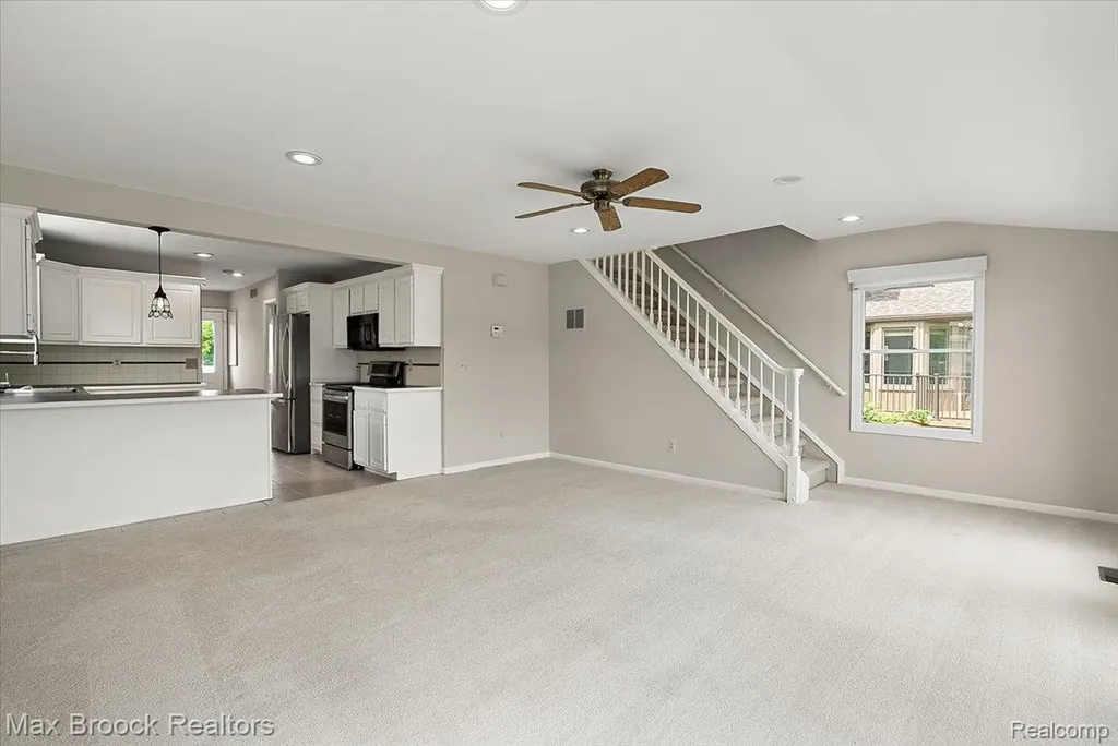 1323 Castlewood Drive White Lake Charter Township MI 48386