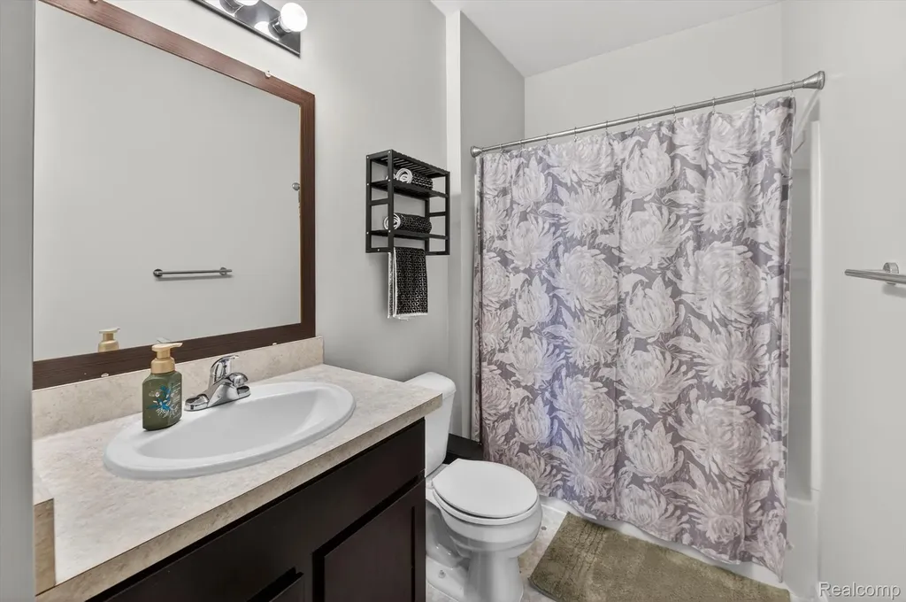 9988 Ridge Run Street Hartland Township MI 48855