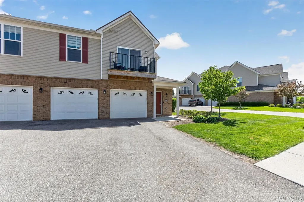 9988 Ridge Run Street Hartland Township MI 48855