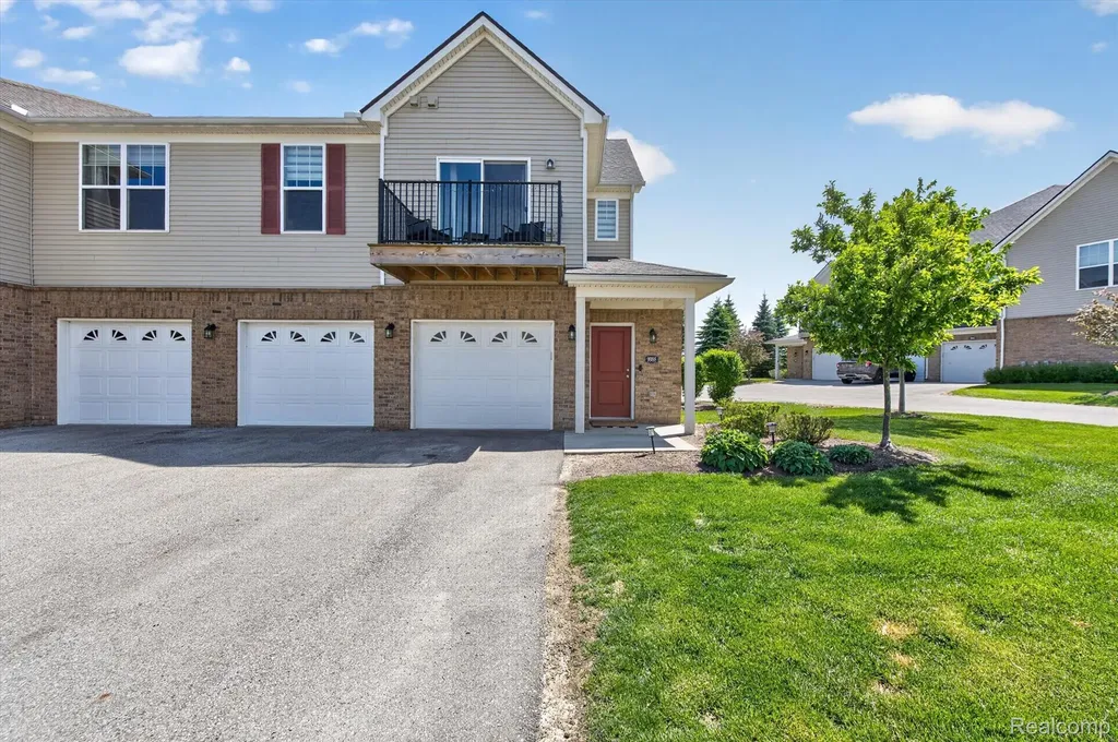 9988 Ridge Run Street Hartland Township MI 48855
