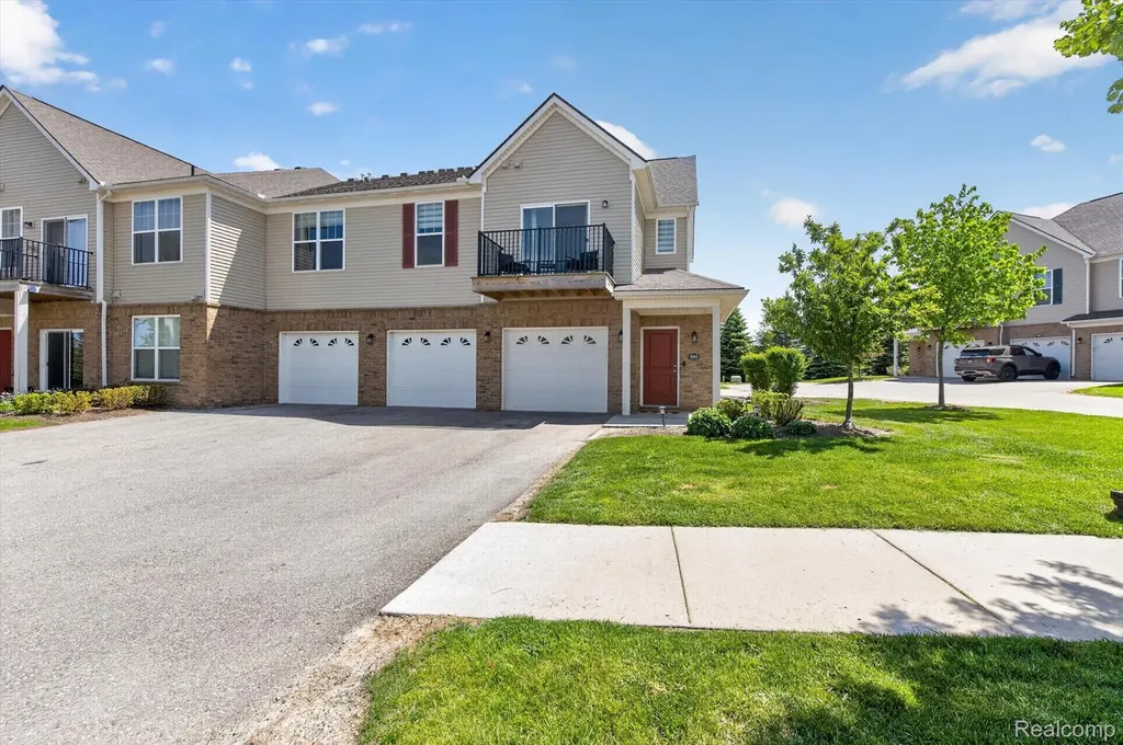 9988 Ridge Run Street Hartland Township MI 48855