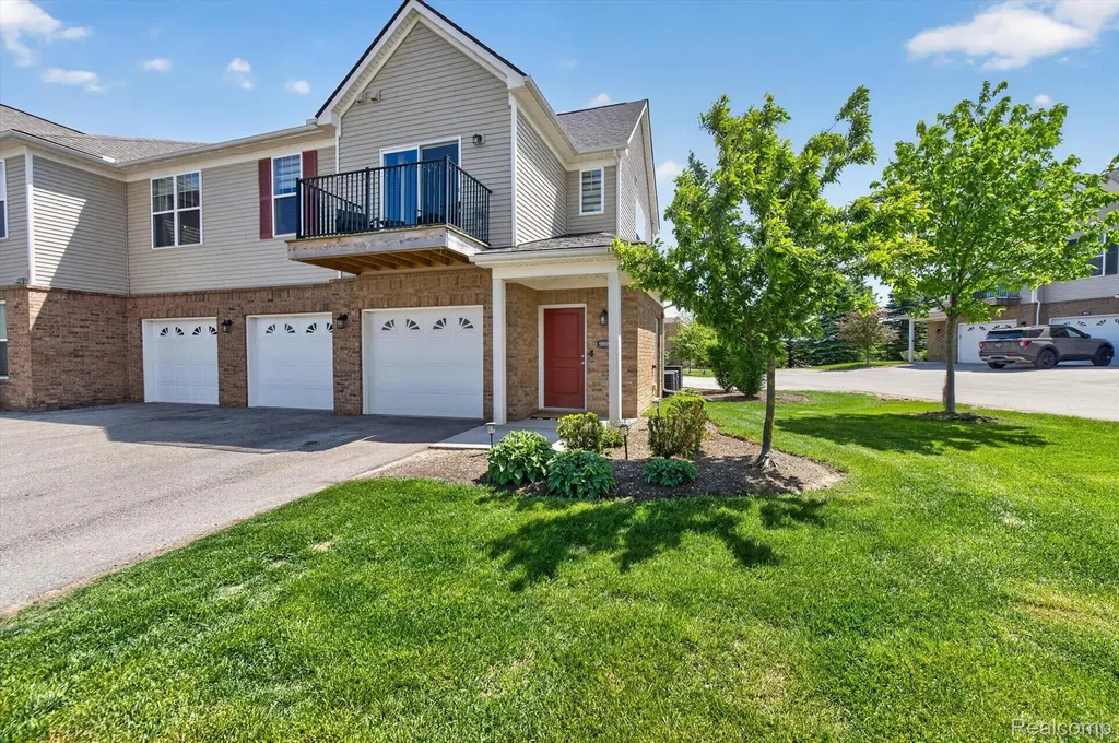 9988 Ridge Run Street Hartland Township MI 48855