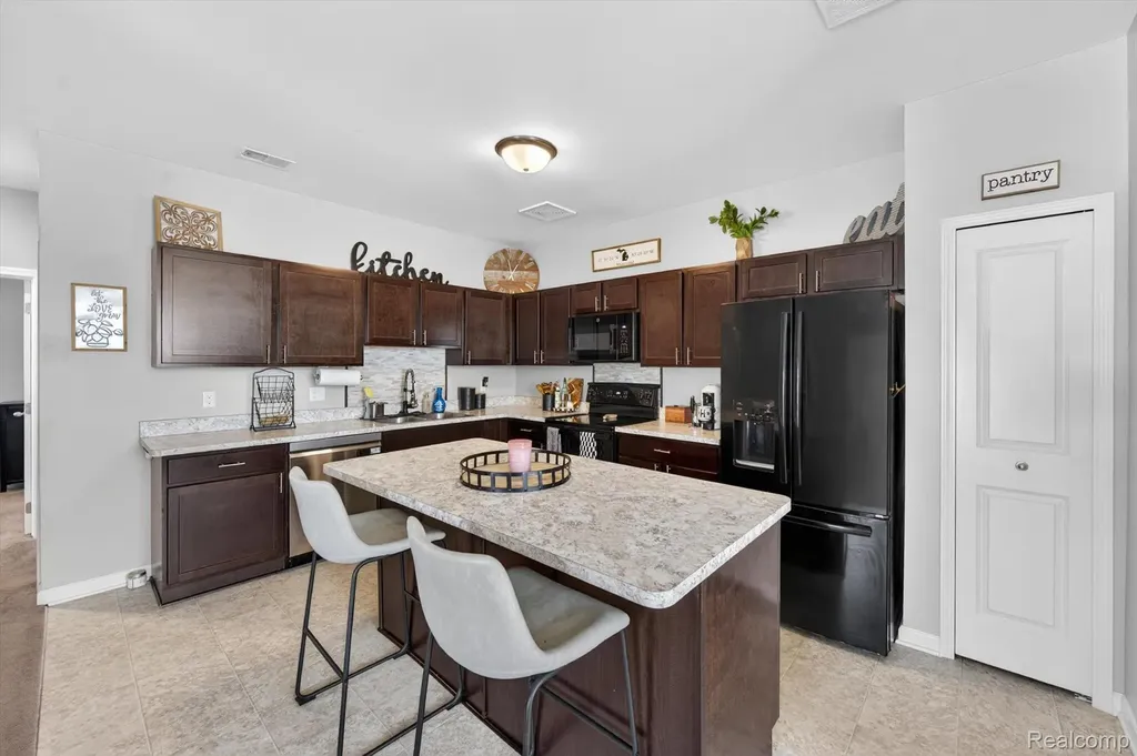 9988 Ridge Run Street Hartland Township MI 48855