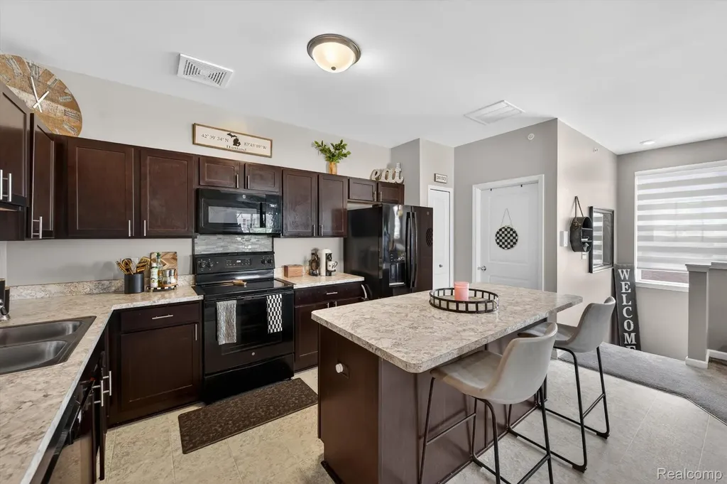 9988 Ridge Run Street Hartland Township MI 48855
