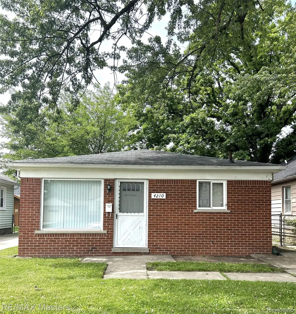 4210 Hazel Avenue Lincoln Park City MI 48146