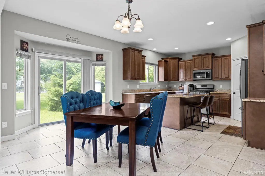 37505 Tamarack Drive Sterling Heights City MI 48310