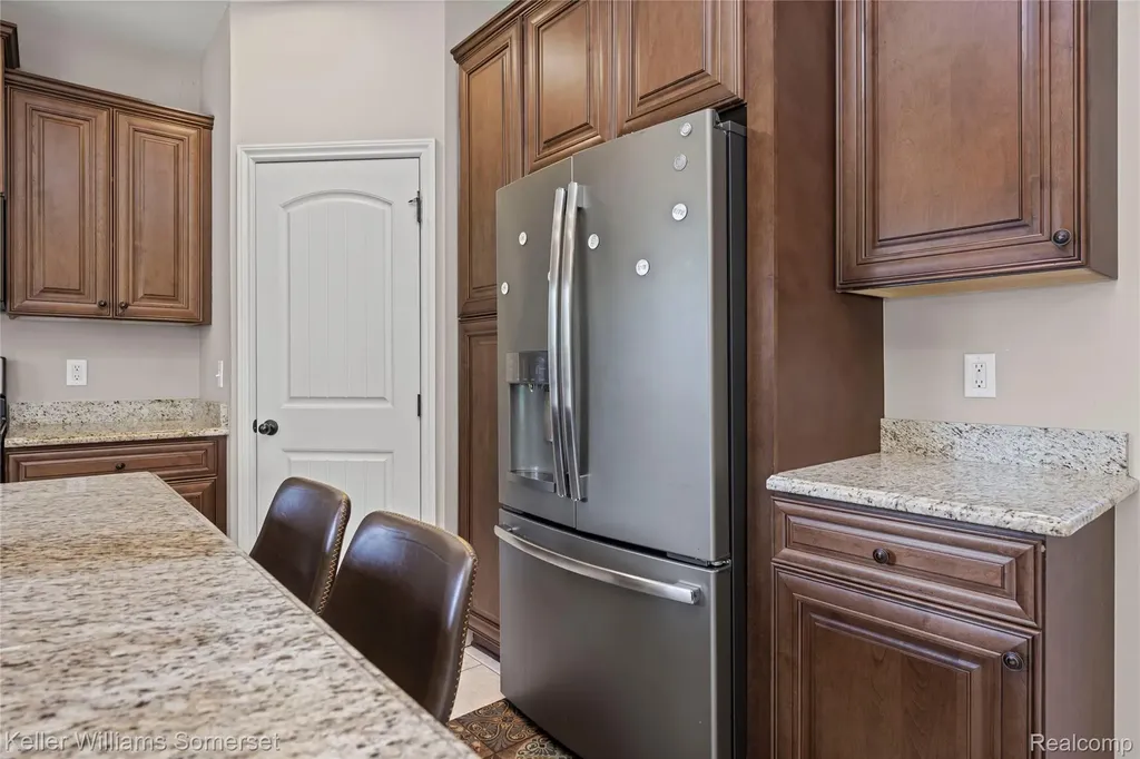 37505 Tamarack Drive Sterling Heights City MI 48310