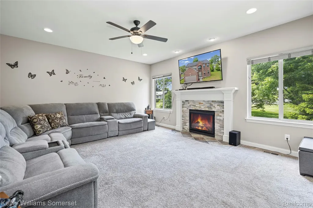 37505 Tamarack Drive Sterling Heights City MI 48310