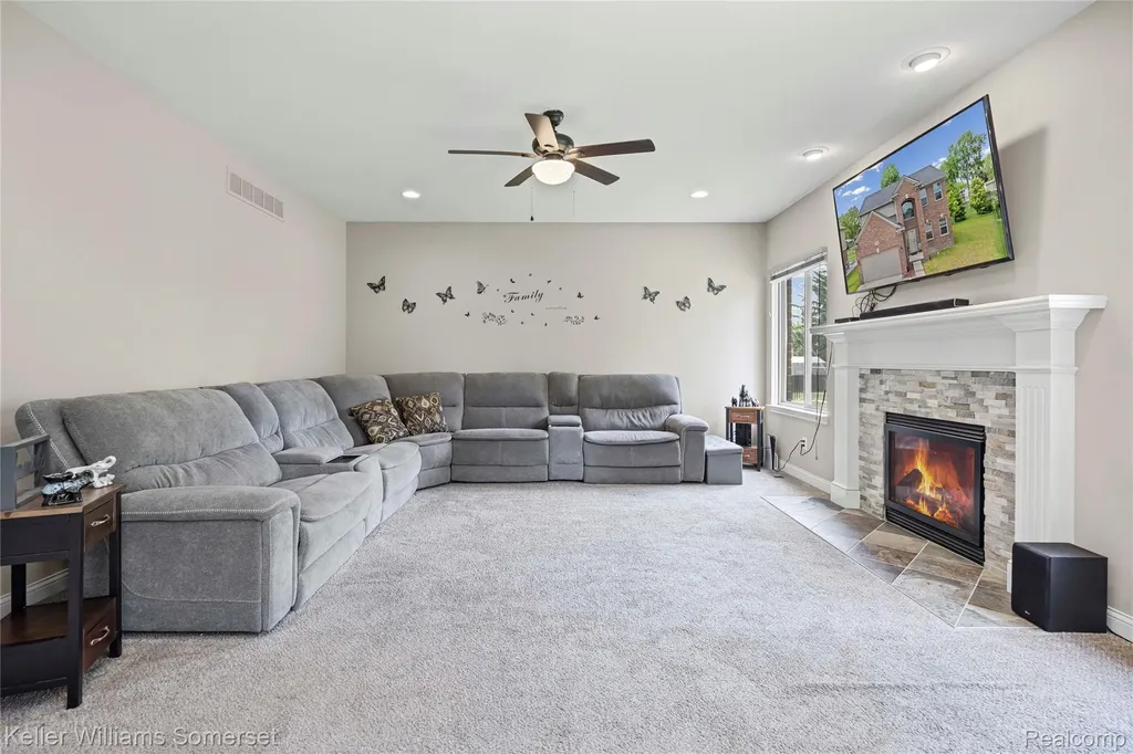 37505 Tamarack Drive Sterling Heights City MI 48310