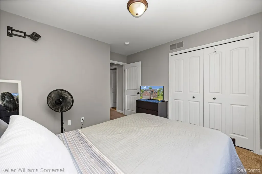 37505 Tamarack Drive Sterling Heights City MI 48310