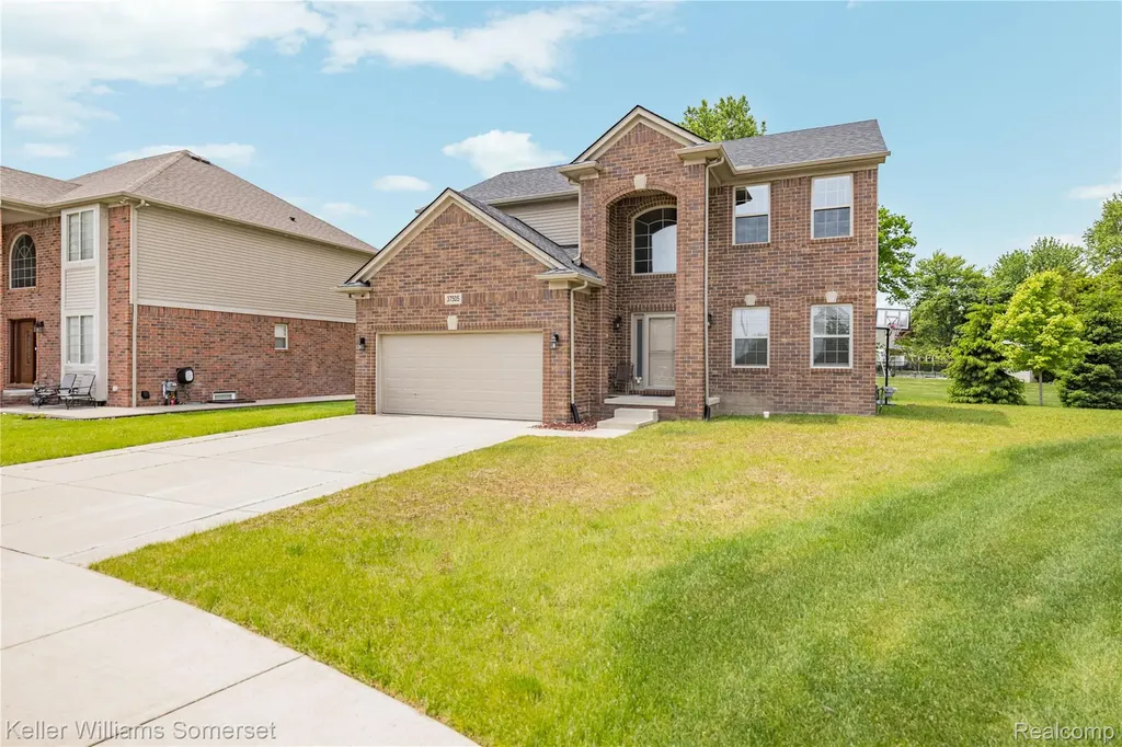 37505 Tamarack Drive Sterling Heights City MI 48310