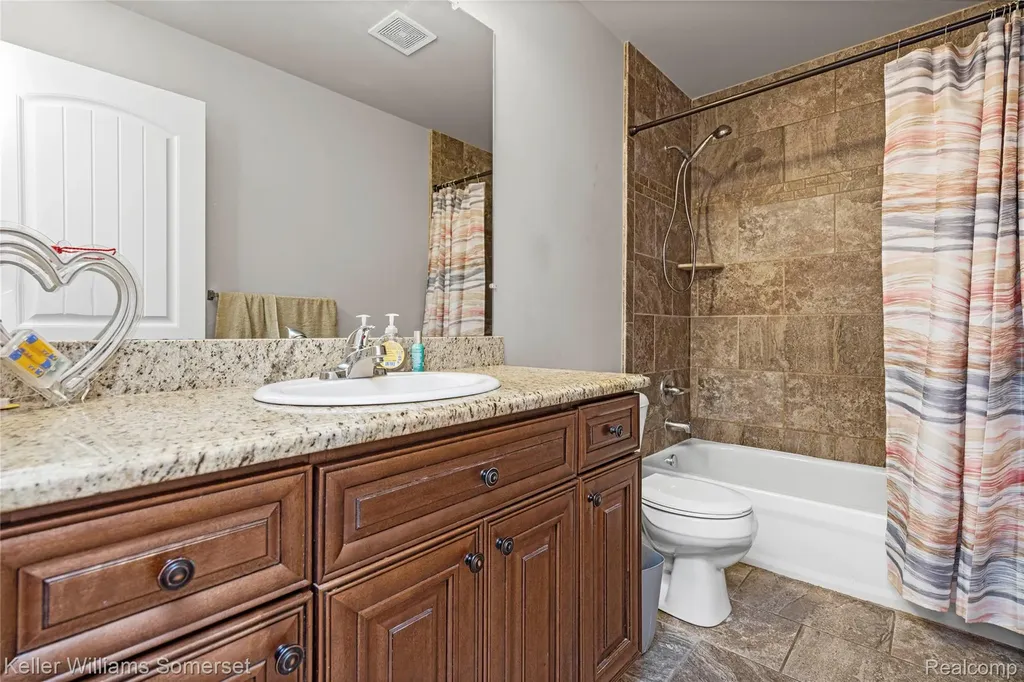 37505 Tamarack Drive Sterling Heights City MI 48310