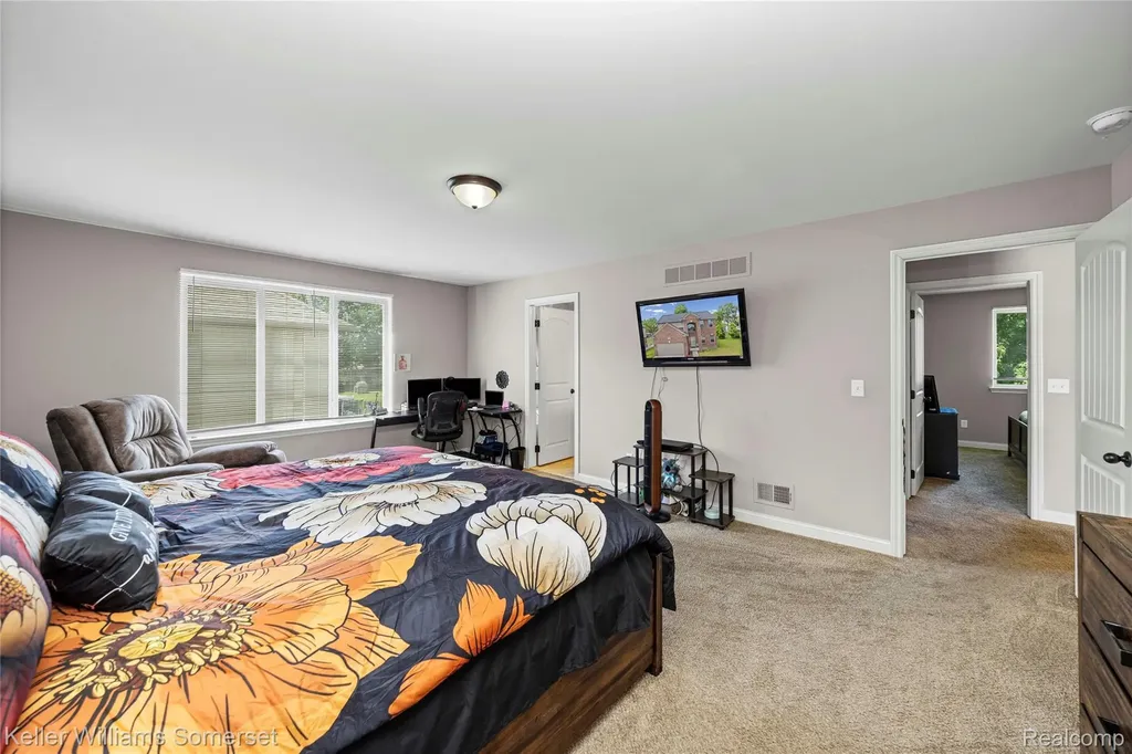 37505 Tamarack Drive Sterling Heights City MI 48310