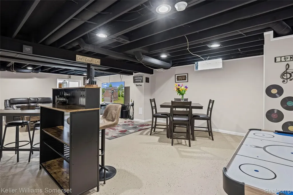 37505 Tamarack Drive Sterling Heights City MI 48310