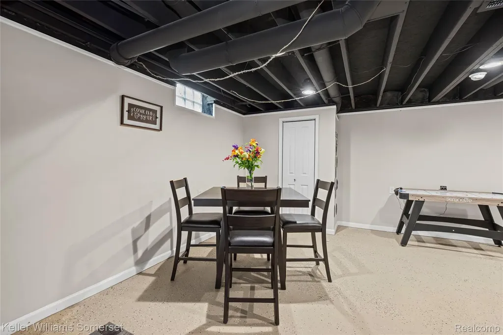 37505 Tamarack Drive Sterling Heights City MI 48310