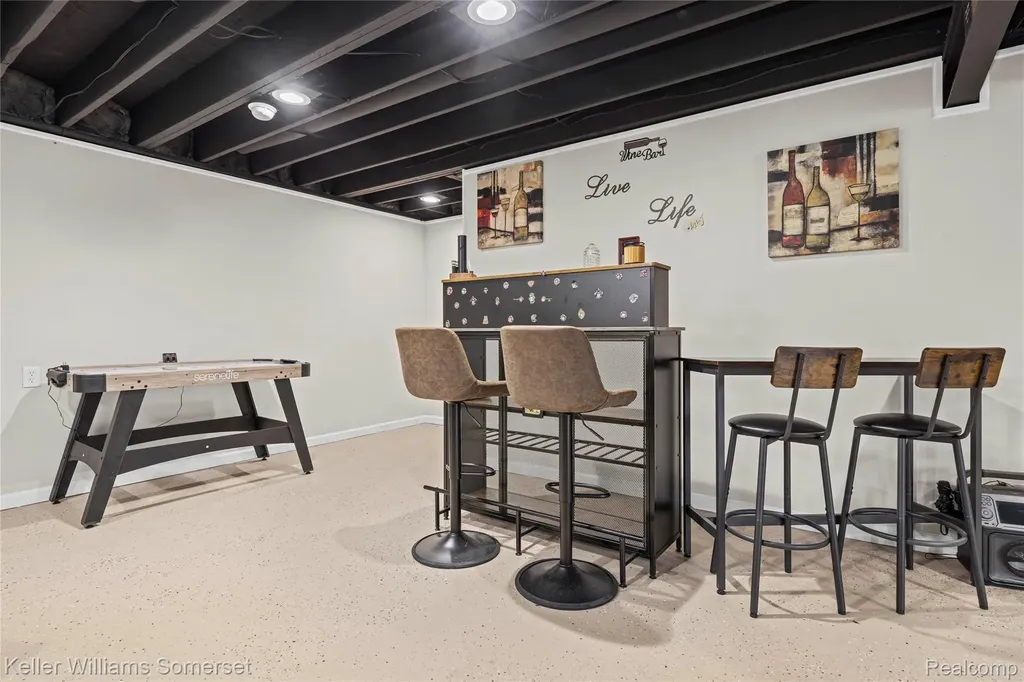 37505 Tamarack Drive Sterling Heights City MI 48310