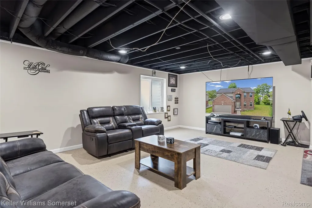 37505 Tamarack Drive Sterling Heights City MI 48310