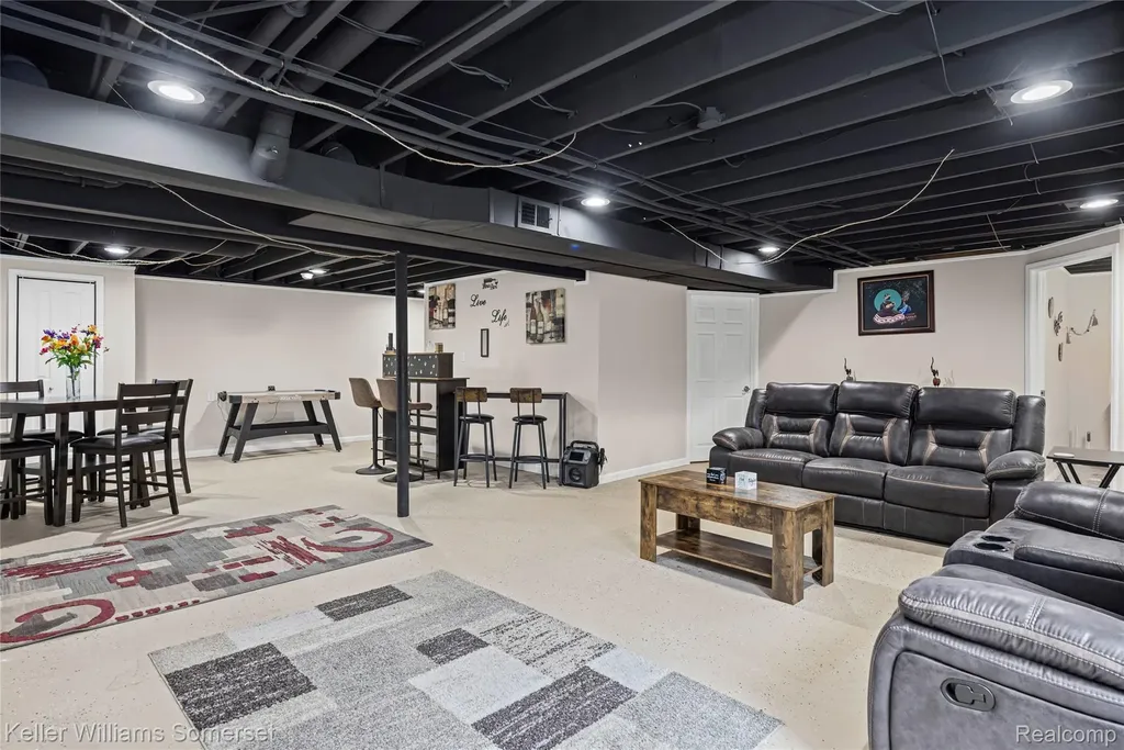 37505 Tamarack Drive Sterling Heights City MI 48310