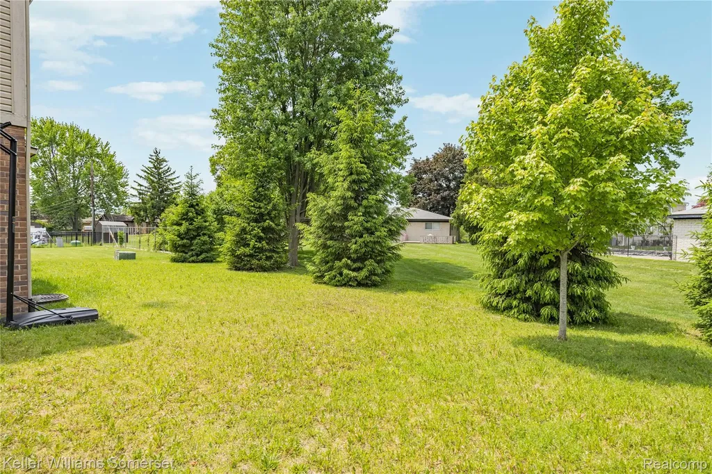 37505 Tamarack Drive Sterling Heights City MI 48310
