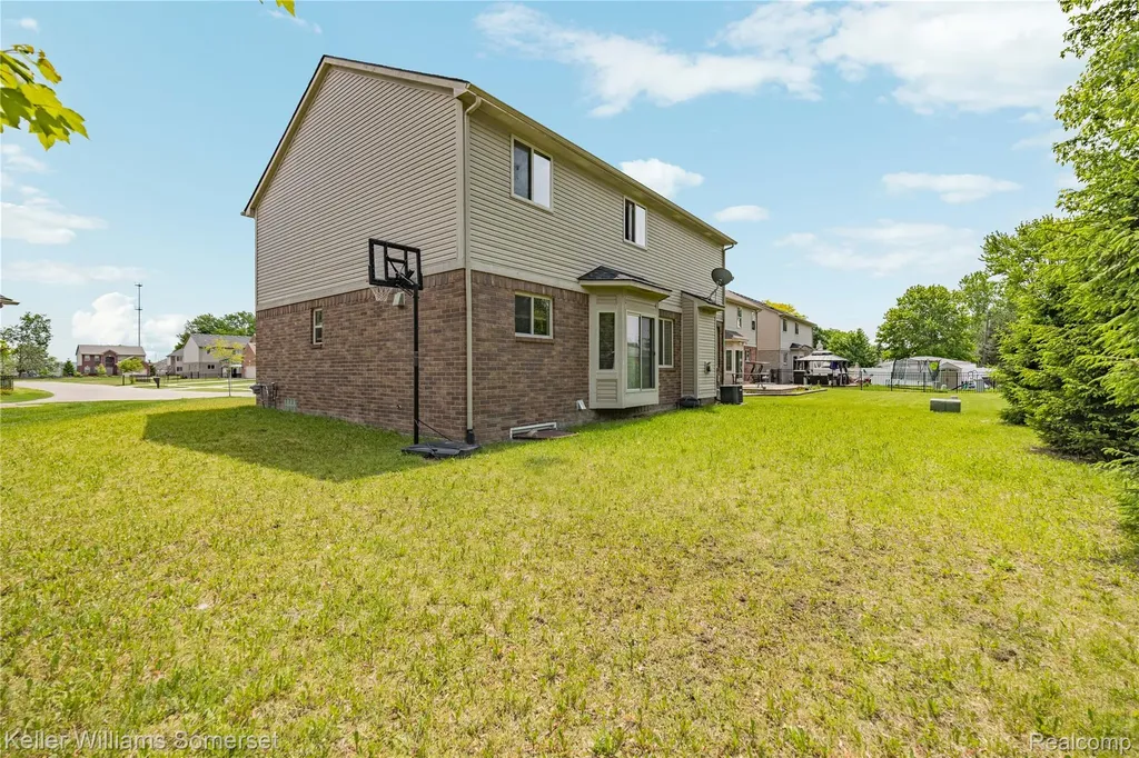 37505 Tamarack Drive Sterling Heights City MI 48310