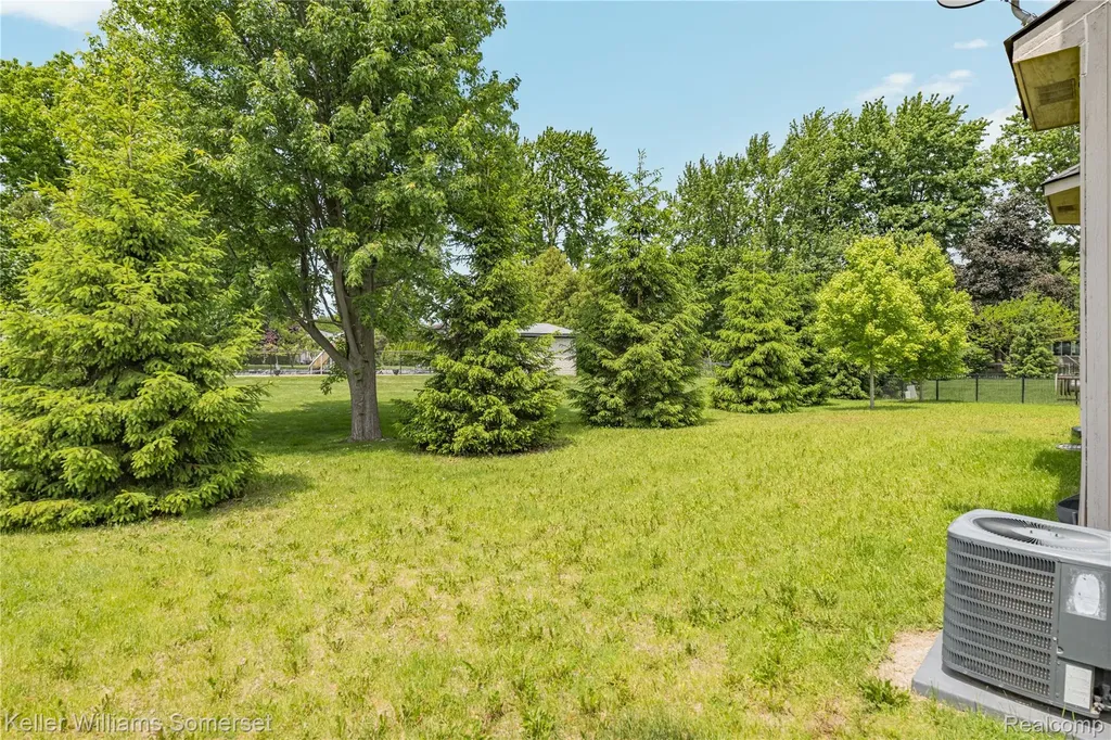 37505 Tamarack Drive Sterling Heights City MI 48310