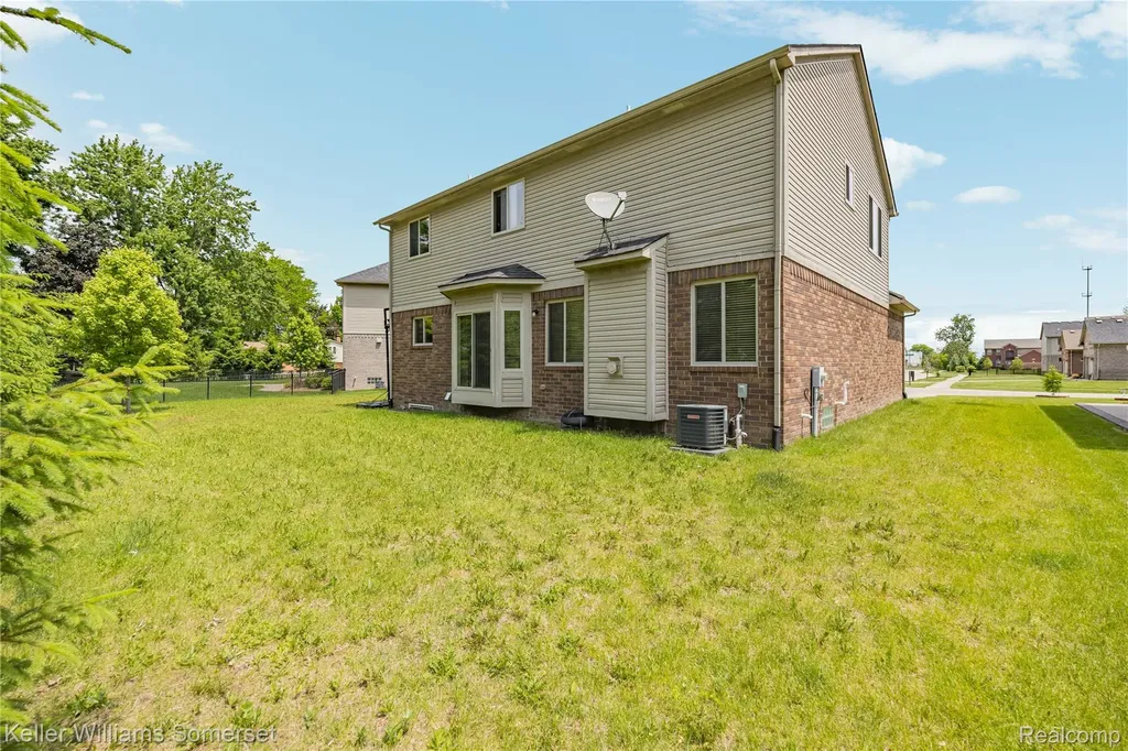 37505 Tamarack Drive Sterling Heights City MI 48310