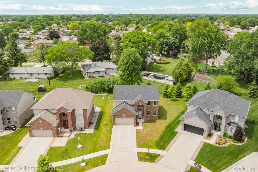 37505 Tamarack Drive Sterling Heights City MI 48310