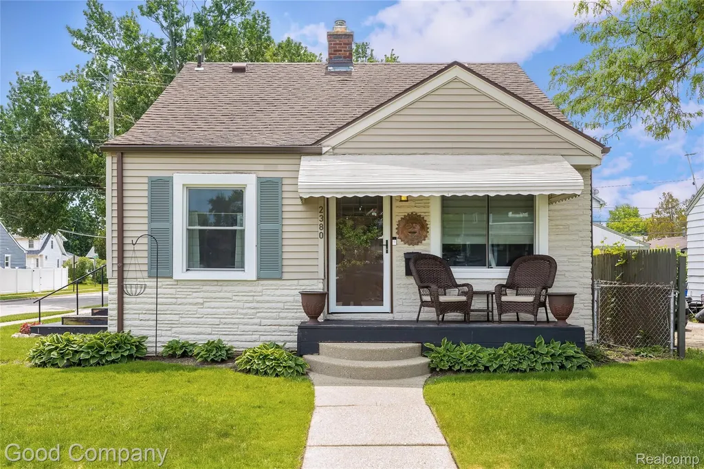 2380 Chestnut Street Ferndale City MI 48220