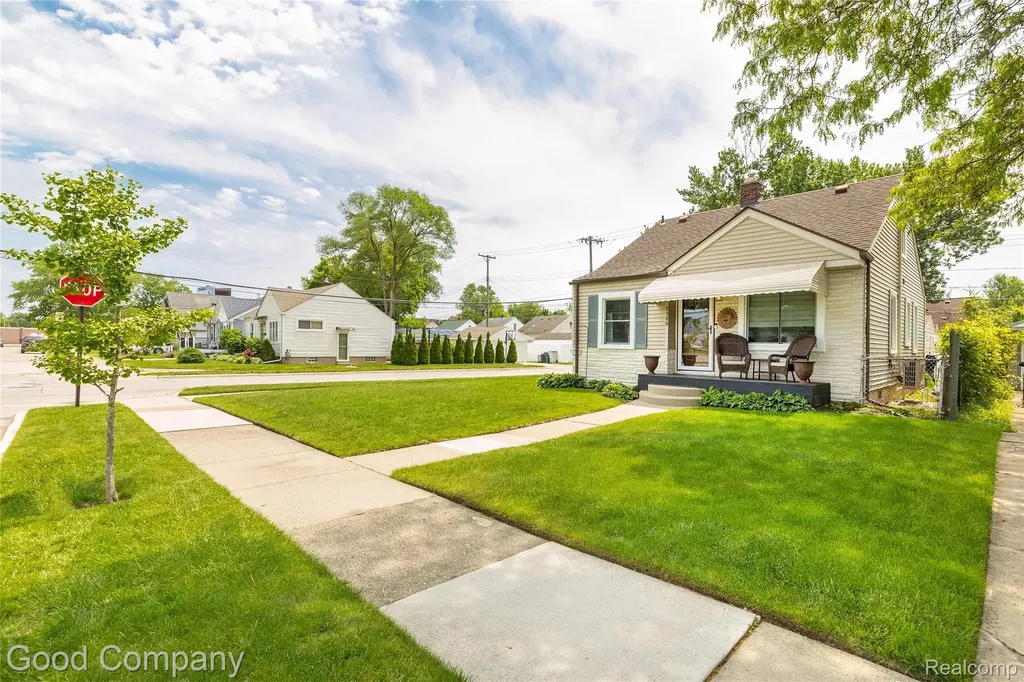 2380 Chestnut Street Ferndale City MI 48220