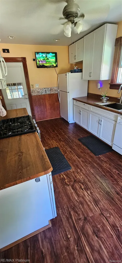 17140 Haggerty Road Van Buren Charter Township MI 48111