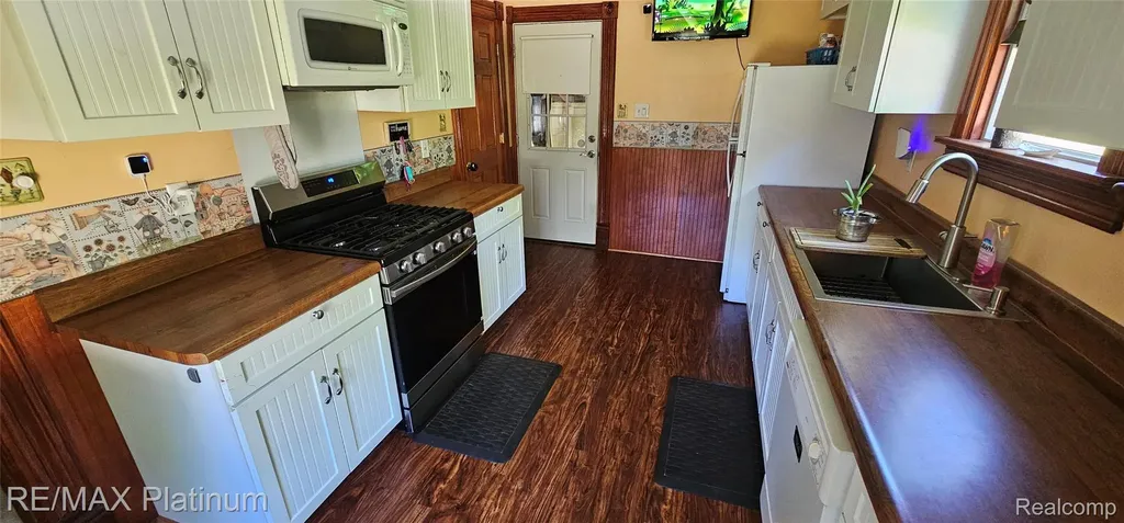 17140 Haggerty Road Van Buren Charter Township MI 48111