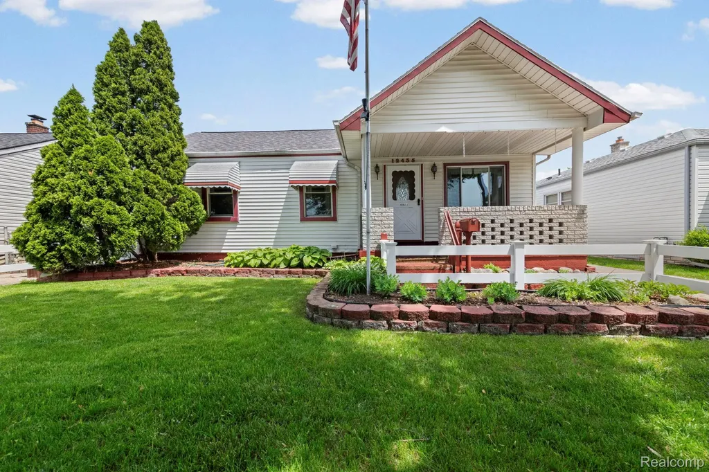 12435 Agnes Street Southgate City MI 48195