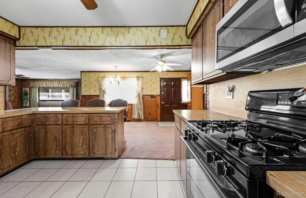 12435 Agnes Street Southgate City MI 48195