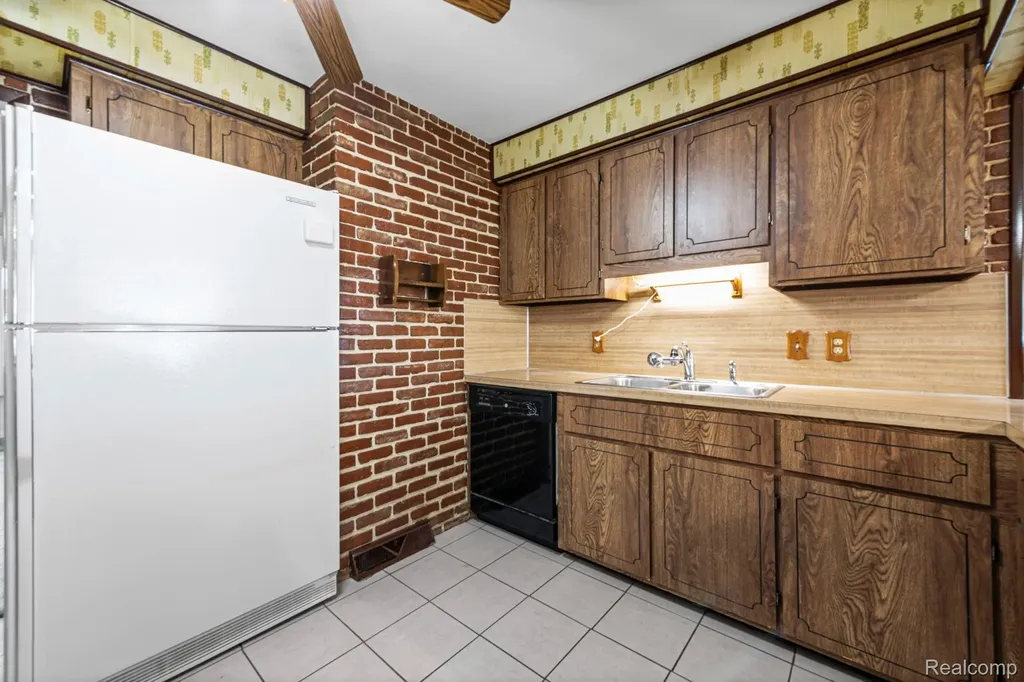 12435 Agnes Street Southgate City MI 48195