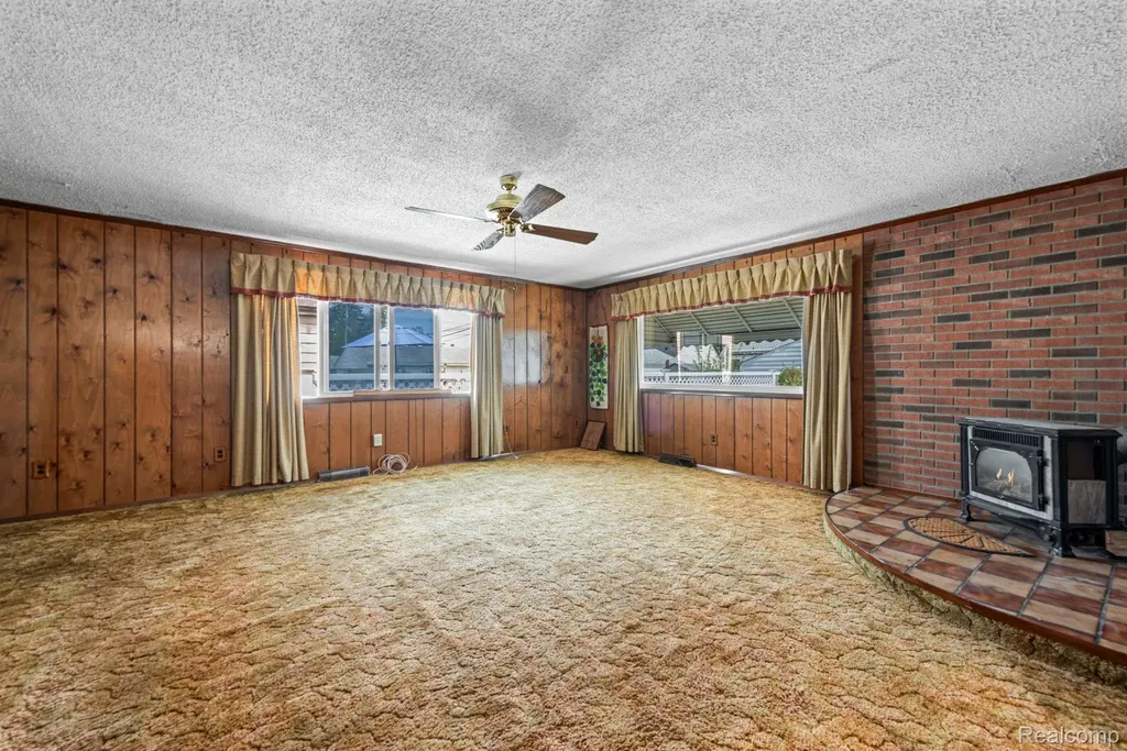 12435 Agnes Street Southgate City MI 48195