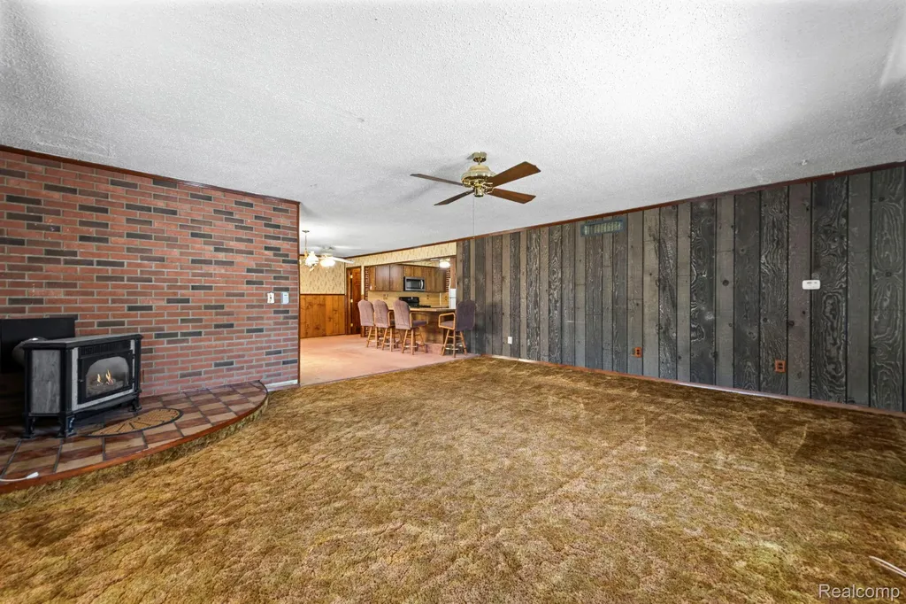 12435 Agnes Street Southgate City MI 48195