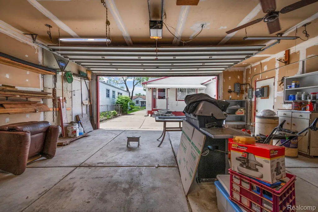 12435 Agnes Street Southgate City MI 48195