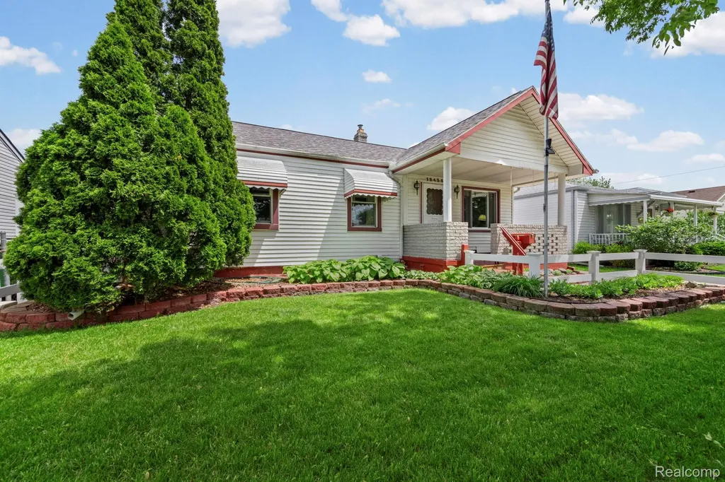 12435 Agnes Street Southgate City MI 48195