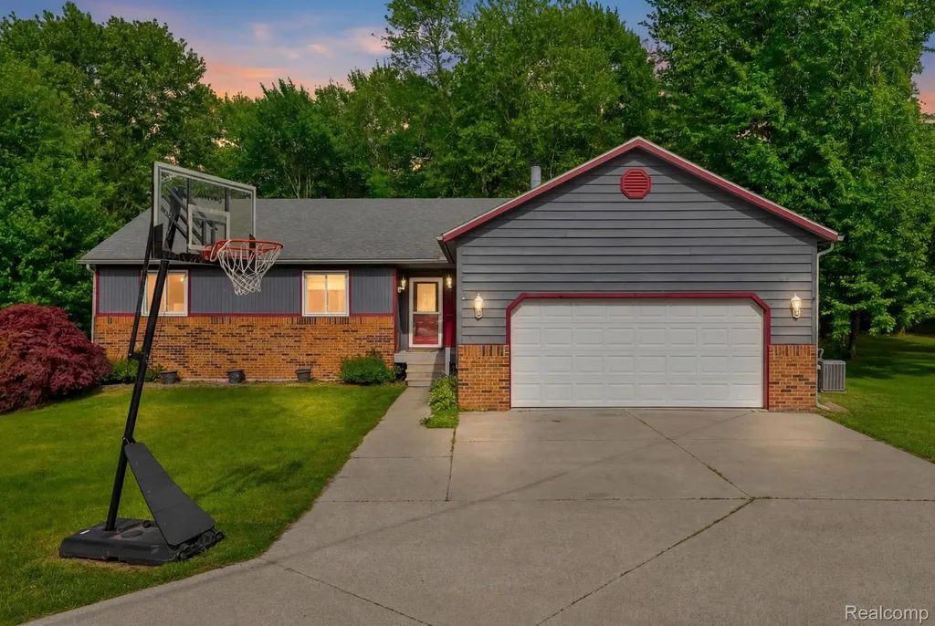 3176 Yorkshire Drive Port Huron Charter Township MI 48060
