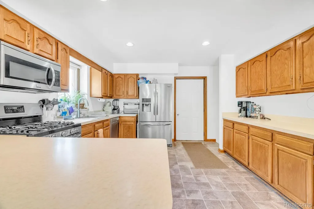 3176 Yorkshire Drive Port Huron Charter Township MI 48060