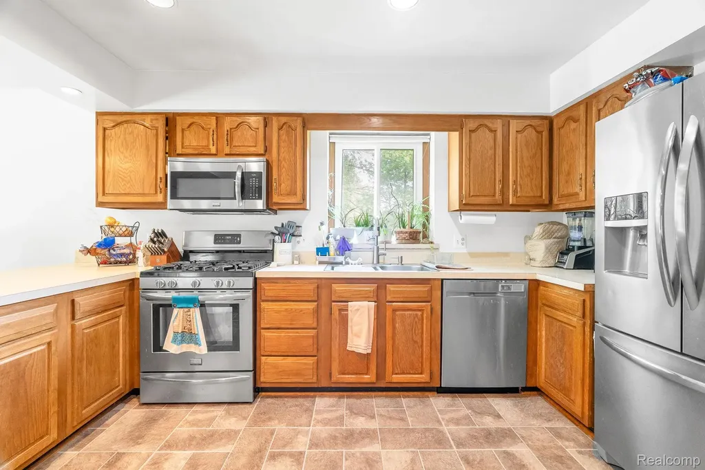 3176 Yorkshire Drive Port Huron Charter Township MI 48060