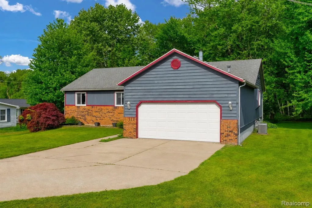 3176 Yorkshire Drive Port Huron Charter Township MI 48060