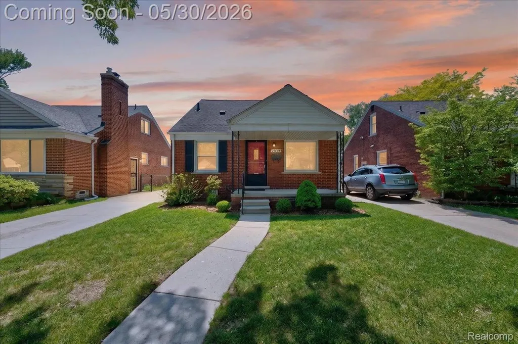 21700 Trombly Street St. Clair Shores City MI 48080