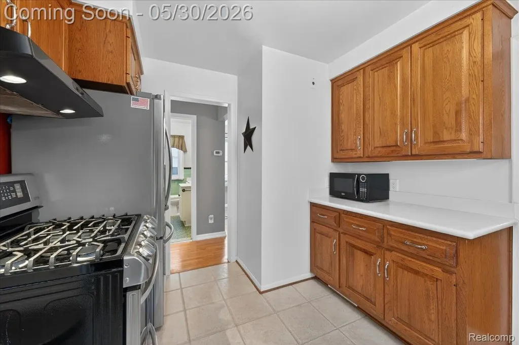 21700 Trombly Street St. Clair Shores City MI 48080