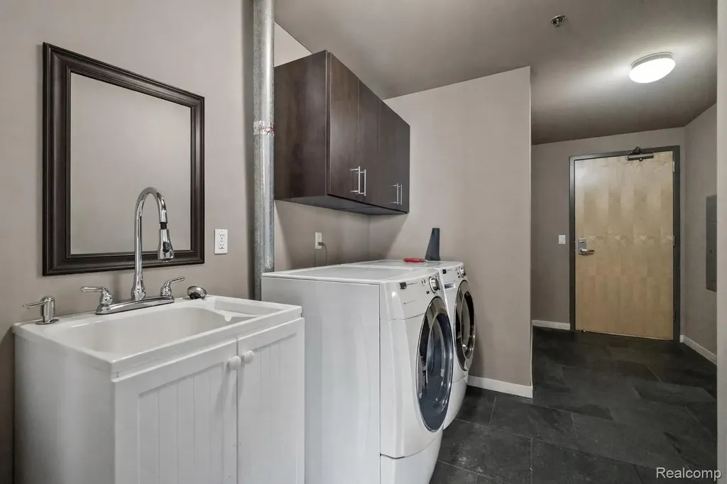 432 S Washington Avenue Royal Oak City MI 48067