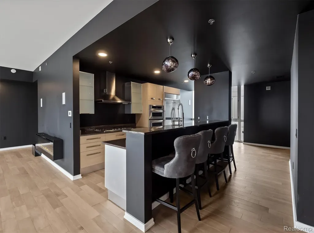 432 S Washington Avenue Royal Oak City MI 48067