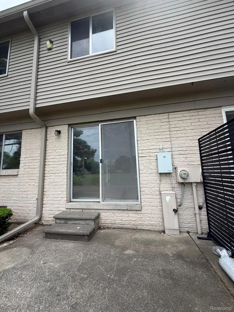 2052 Orchard Crest Street Shelby Charter Township MI 48317