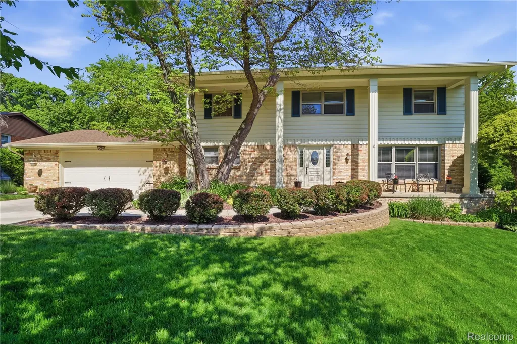 6211 Kings Scepter Road Grand Blanc Charter Township MI 48439