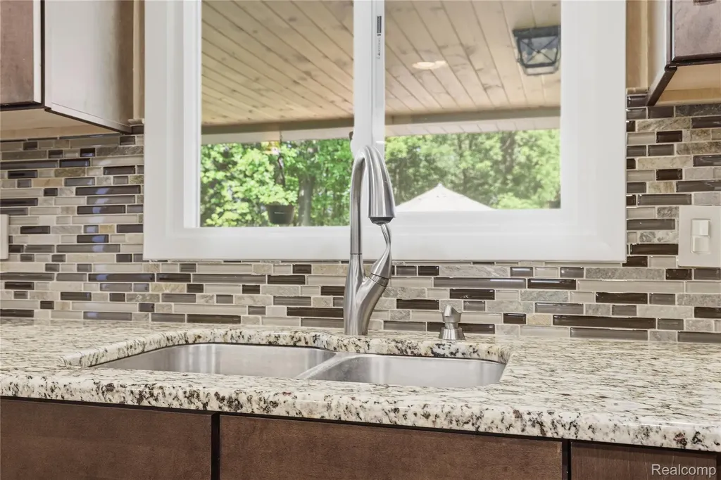 6211 Kings Scepter Road Grand Blanc Charter Township MI 48439